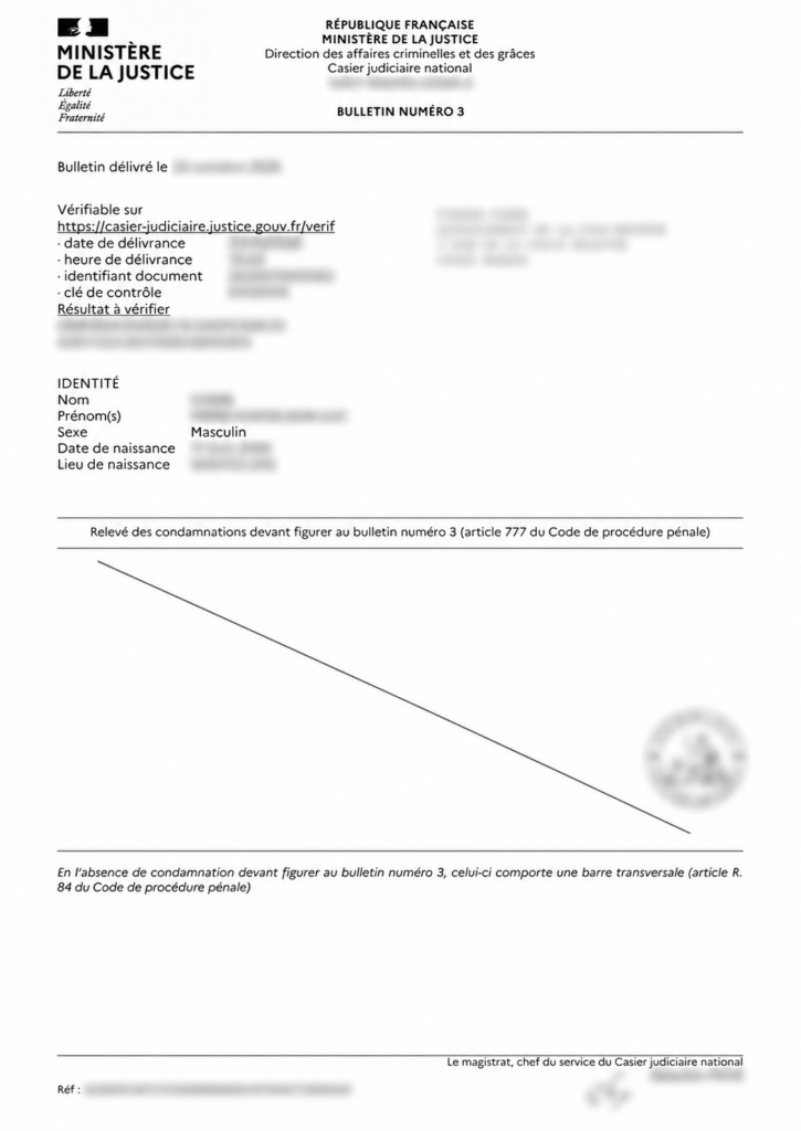 Extrait de casier judiciaire français, bulletin n° 3, avec données personnelles floutées